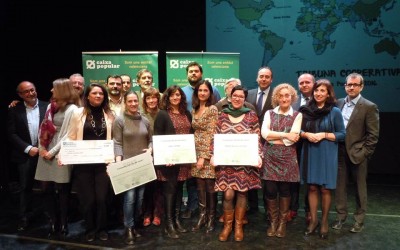 Caixa Popular entrega a Novaterra un cheque por valor de 4.000 €