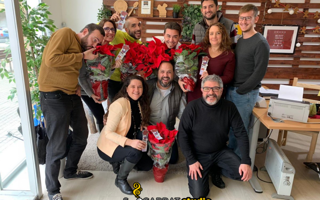 Novaterra distribuye 17.000 flores de Pascua Solidarias en el 25 aniversario de su campaña Navideña