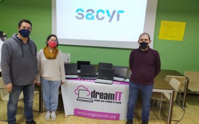 Sacyr dona 15 ordenadores portátiles a Novaterra gracias a la ong Dream It